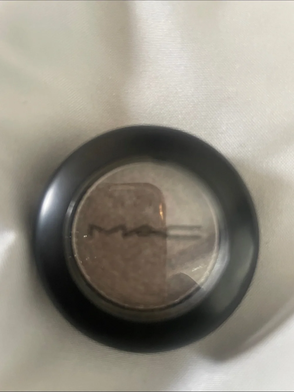 Mac she sparkles eye shadow - Picture 1 of 3